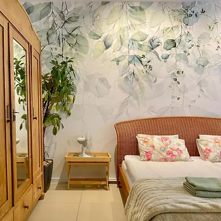 Bruno Taut & Parking Apartment