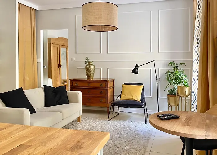 Bruno Taut & Parking Apartman *